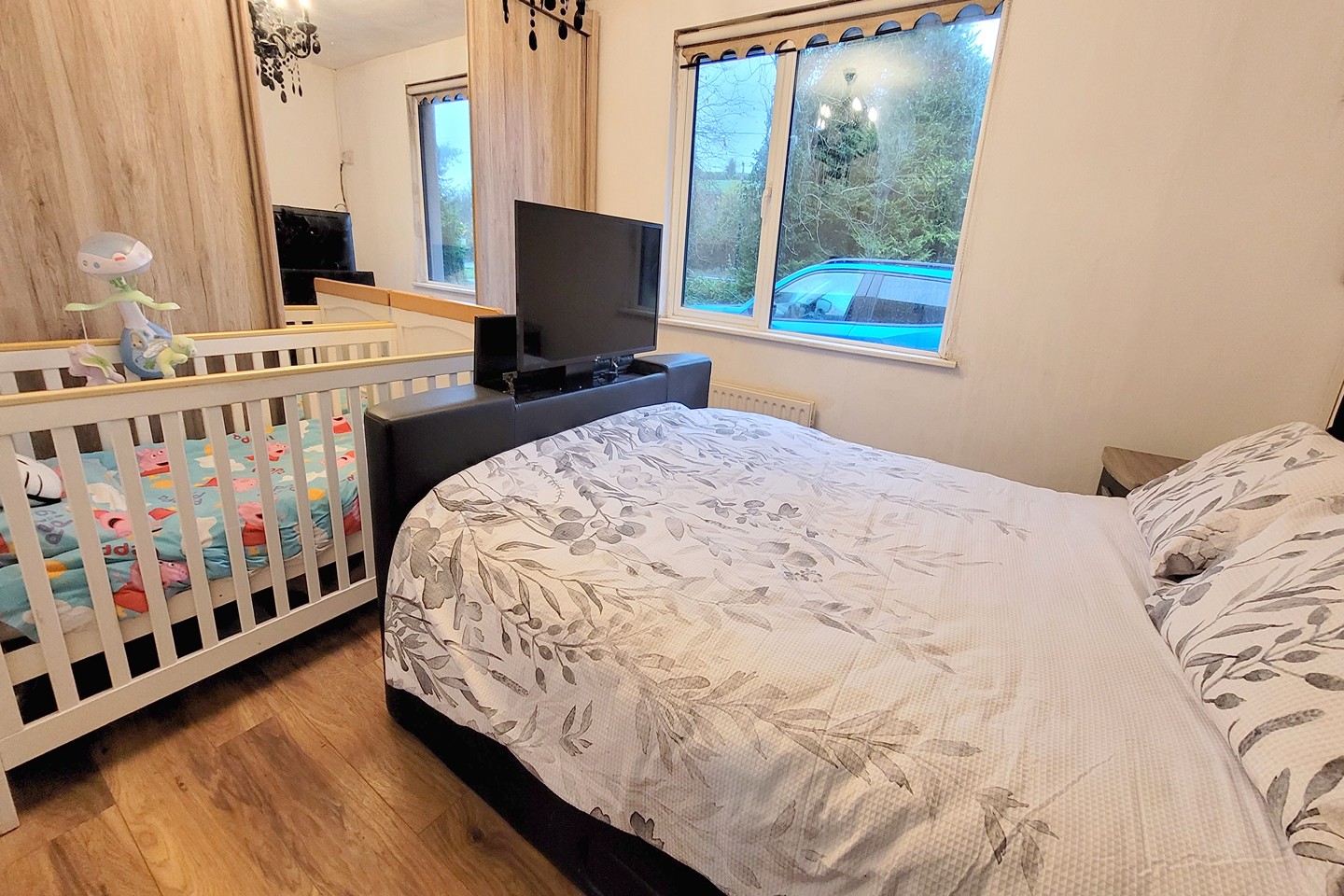 THREE/FOUR BED DETACHED BUNGALOW ON CIRCA 0.6 ACRE   - Image 11